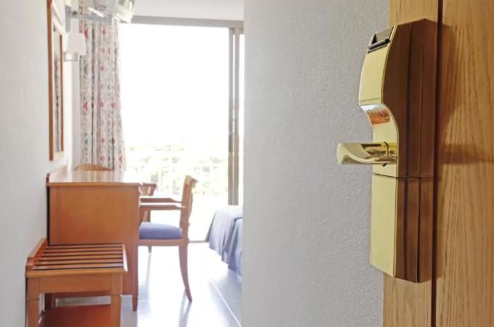 โฮเต็ล แอนด์ อปาร์ตาเมนโตส กาซาบลังกา Hotel ซานตาปอนซา ห้อง รูปภาพ